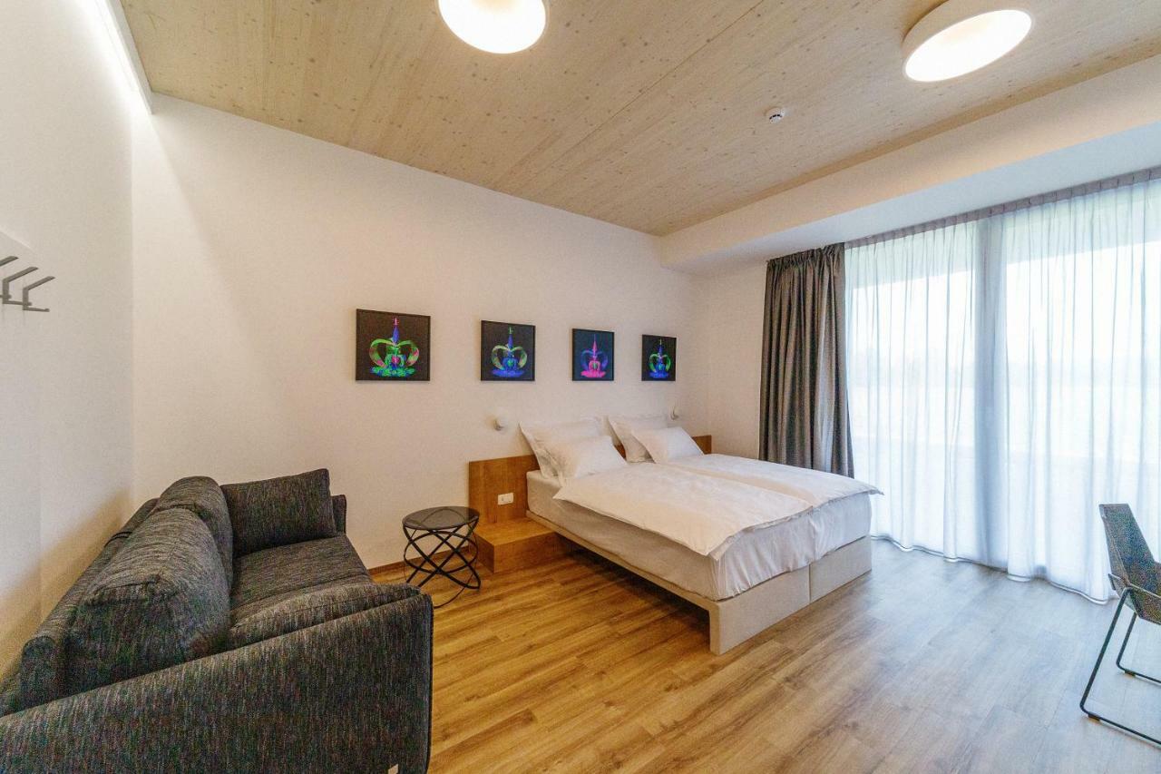 Wud Hotel リュブリャナ エクステリア 写真