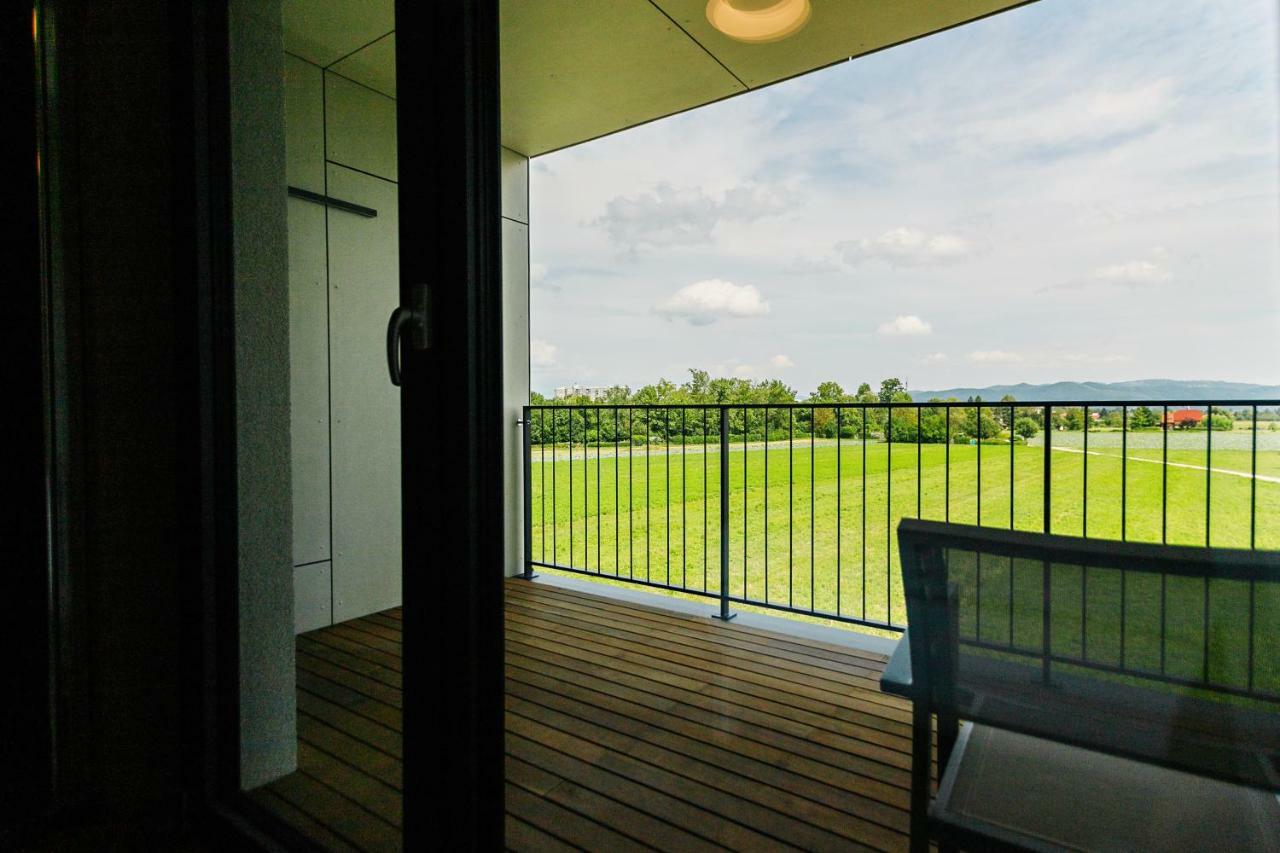 Wud Hotel リュブリャナ エクステリア 写真